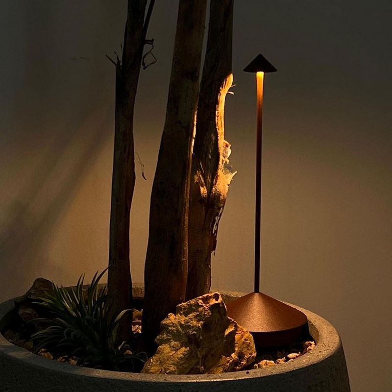 Luminária De Mesa Portátil Dilla